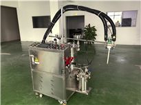 <b>小型真瓷胶灌胶机,专业厂家,实力雄厚</b>